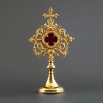 Relikwiarz bogato zdobiony C-0512