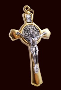 Krzyż-medal- św. Benedykta-stella złoty