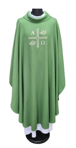 Zielony ornat z haftem