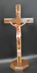Krzyż pasyjny stojący drewniany