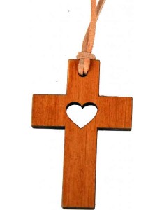 Zawieszka drewniana krzyż z sercem