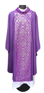 Ornat fioletowy z ozdobnym pasem /236