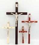 Krzyż drewniany łączony -  z metalową pasyjką - wąski