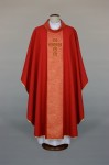 Ornat czerwony z ozdobnymi kamieniami 1-383-22