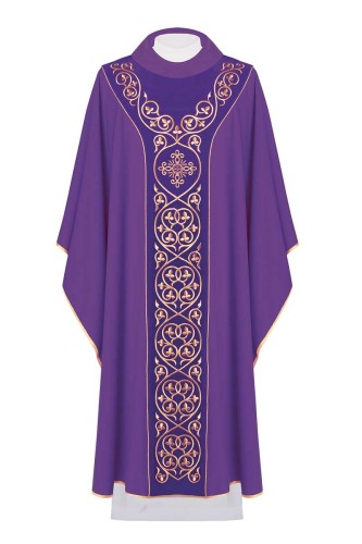 fioletowy ornat z ozdobnym haftem-1