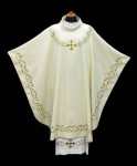 Ornat kremowy z haftem potrójnym ATW 2-117