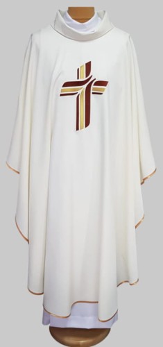 Ornat w kolorze ecru z krzyżem FP-224-E