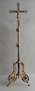 Krzyż ołtarzowy procesyjny z podstawą S-047M