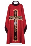 Ornat czerwony z haftowanym ukrzyżowanym Chrystusem