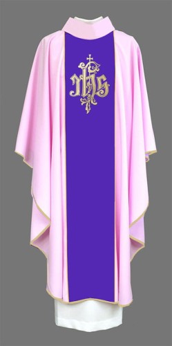 Ornat różowy z fioletowym pasem haftowanym IHS