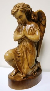 Rzeźba - figura drewniana - anioł 44B