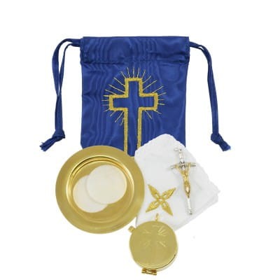 etui z wyposażeniem liturgicznym