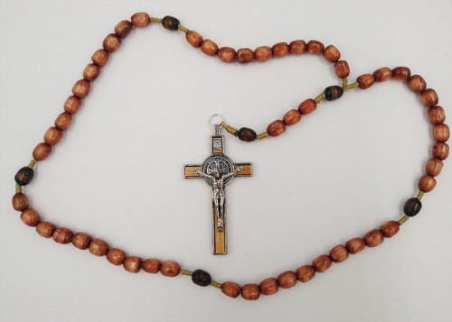 drewniany różaniec