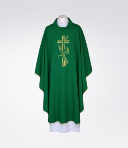 Ornat zielony z haftem  1-196-3