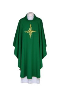 Ornat zielony z delikatnym haftem 1-173-3