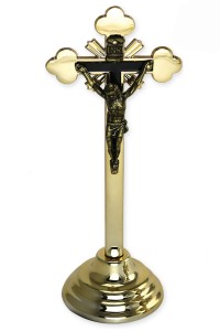 Krzyż stojący we wzorze tradycyjnym w kolorze złotym