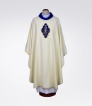 Ornat Maryjny z aksamitną aplikacją 1-388-1