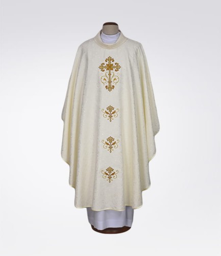 ornat w kolorze ecru