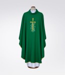 Orna zielony zdobiony haftem krzyża 1-369-3