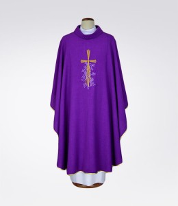 Ornat fioletowy z haftem krzyża 1-369-4