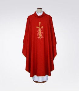 Ornat czerwony z haftem krzyża 1-369-2