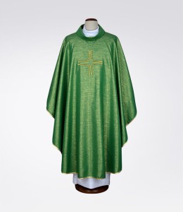 Ornat zielony z ozdobnej tkaniny 1-377-3