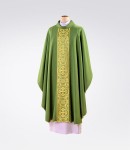 Ornat zielony zdobiony eleganckim pasem tkanym 1-223-33