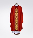 Ornat czerwony bogato zdobiony 1-324-22