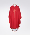 Ornat w kolorze czerwony z zarysem krzyża 1-344-2