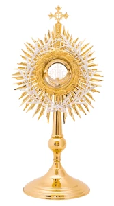 Monstrancja zdobiona srebrzonym ornamentem wysokość 57 cm PB/0112