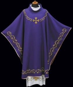Ornat fioletowy z potrójnym haftem ATW 2-117