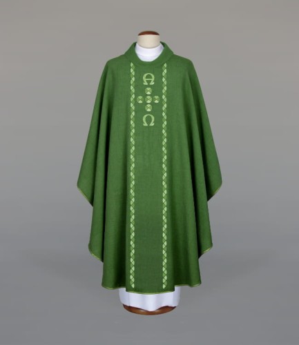 Ornat zielony z ozdobnym haftem