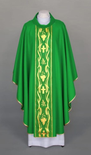 Ornat zielony zdobionym pasem