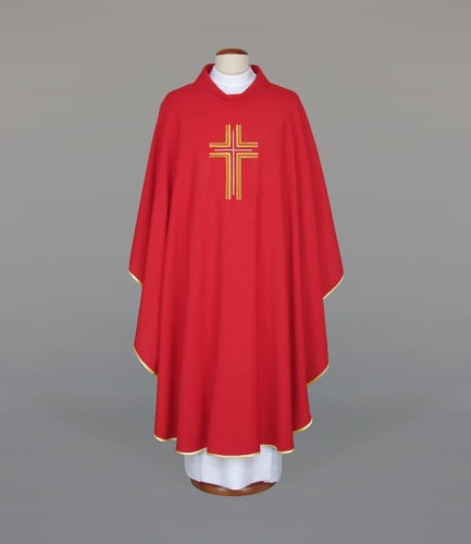 ornat w kolorze czerwonym