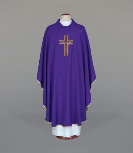 ornat w kolorze fioletowym