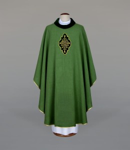 Zielony ornat IHS 1-386-3