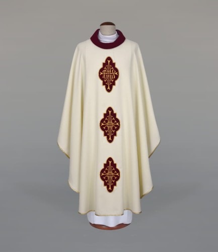 ornat w kolorze ecru