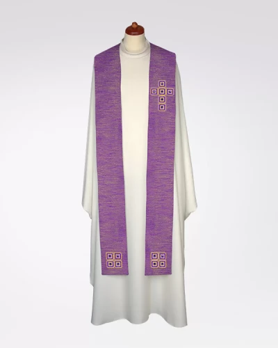 Stuła fioletowa z ozdobnymi kamieniami