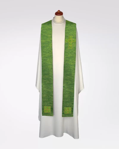 Stuła zielona z ozdobnymi kamieniami