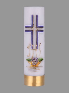 Świeca ołtarzowa z motywem krzyża i IHS