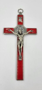 Krzyż św. Benedykta czerwony
