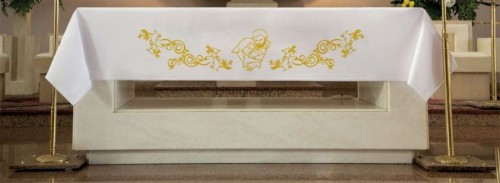 Obrus na ołtarz w kościele haftowany Bożonarodzeniowy