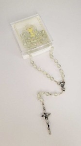 Różaniec komunijny kuleczka w pudełeczku