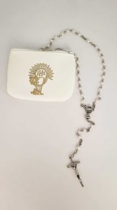 Różaniec pierwszokomunijny perełki z etui na suwak