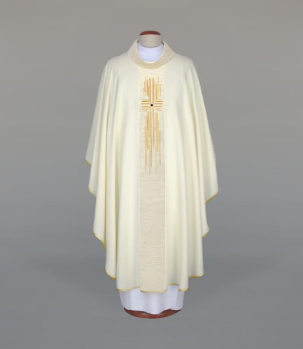 ornat w kolorze ecru