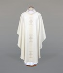 Ornat ecru z krzyżami 