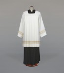 Komża kapłańska ze złotym haftem