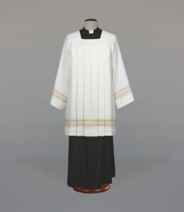 Komża kapłańska ze złotym haftem