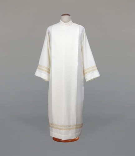 alba kapłańska z haftem