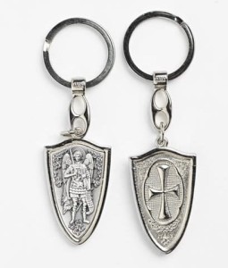 Brelok tarcza Świętego Michała 